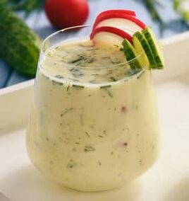 Kefīrs ar zaļumiem